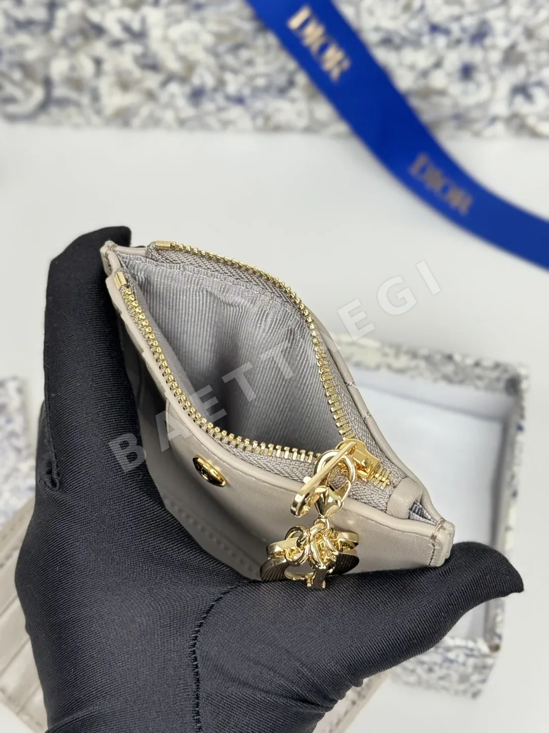 디올 레이디 램스킨 지갑 상세 이미지 9