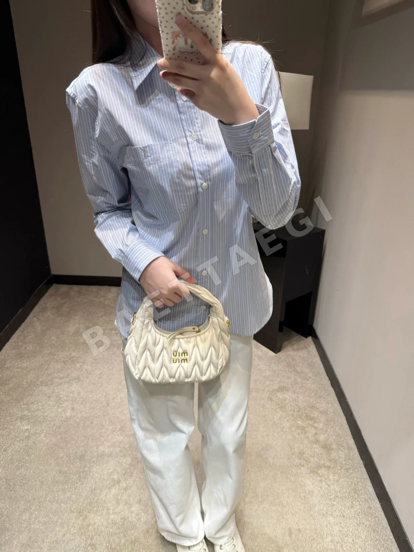 생로랑 로고 스트라이프 긴팔 셔츠 여성의류 상세 이미지 2