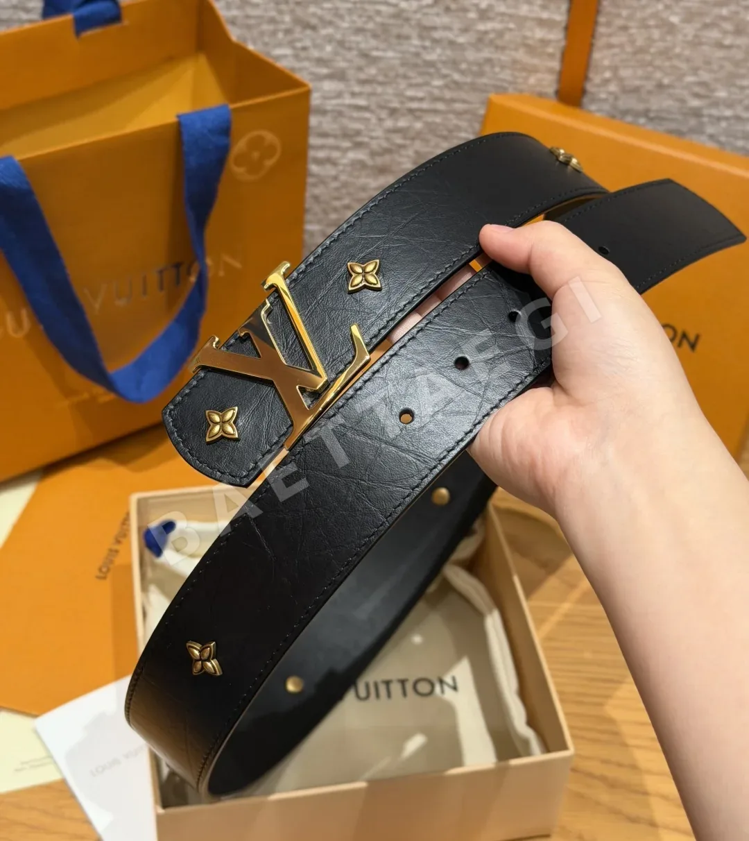 루이비통 LV 이니셜 40mm 트리욘 가죽 벨트 상세 이미지 5