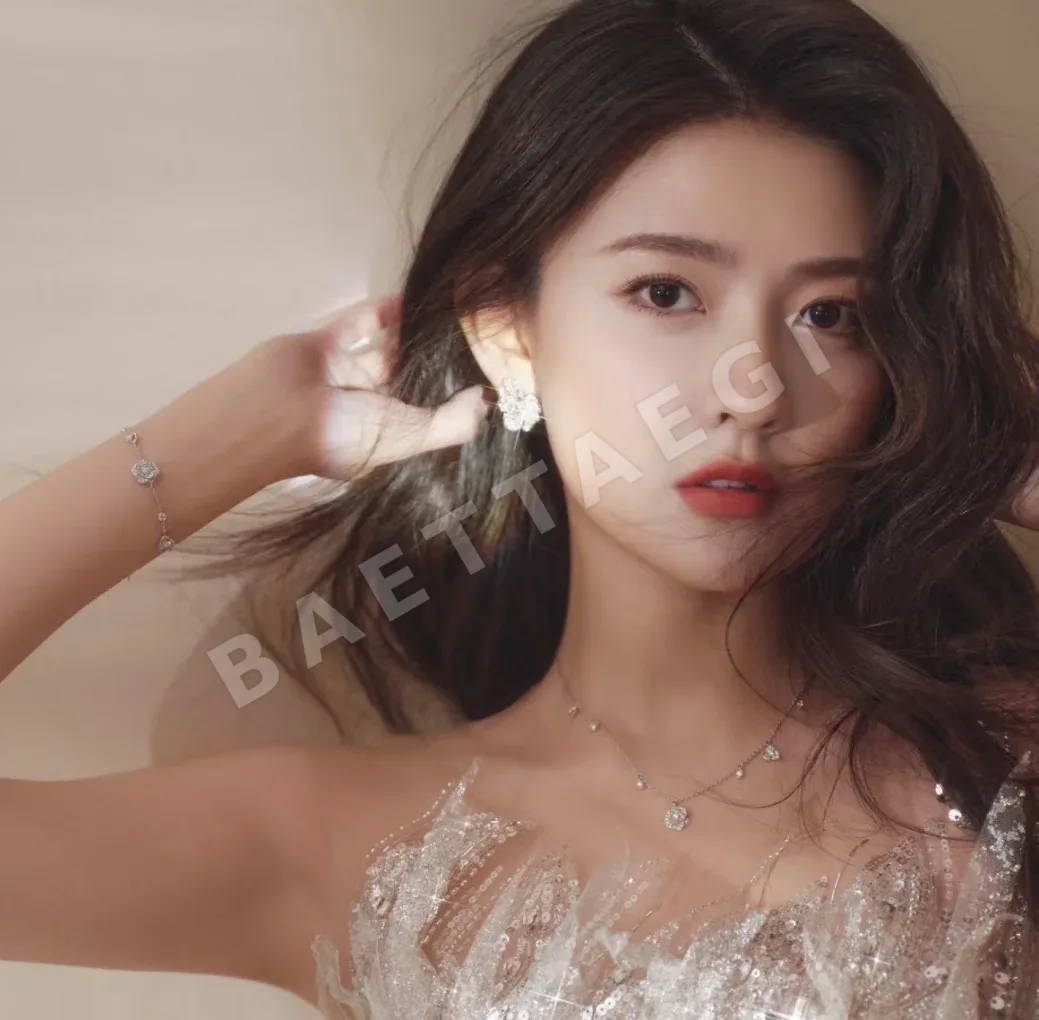 피아제 카스미소우 장미 3 송이 다이아몬드 목걸이 상세 이미지 3
