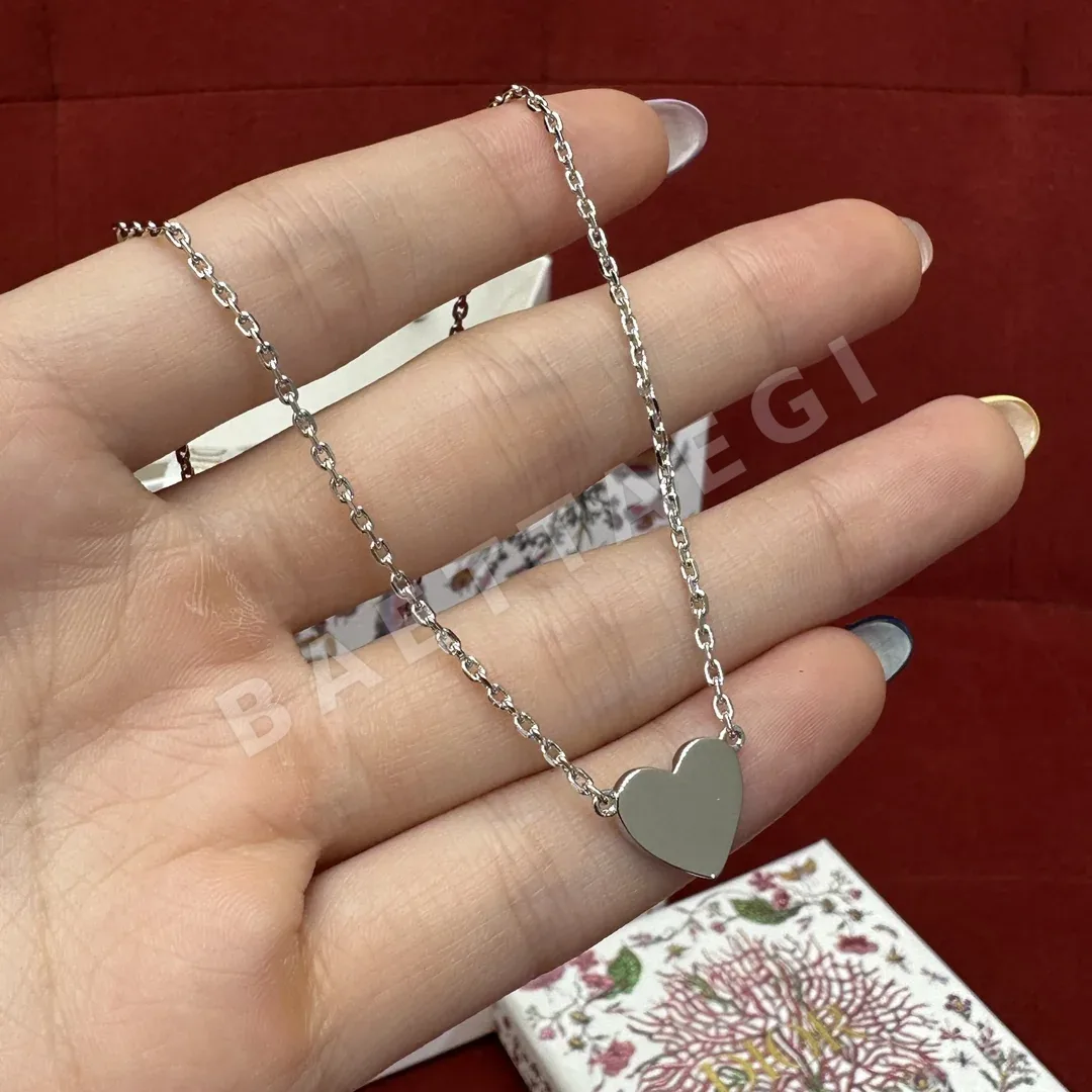 디올 클레어 드 륀느 하트 다이아몬드 목걸이 상세 이미지 3