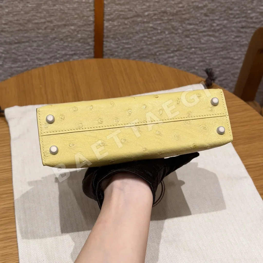 에르메스 미니 켈리 2 타조 가죽 가방 상세 이미지 5