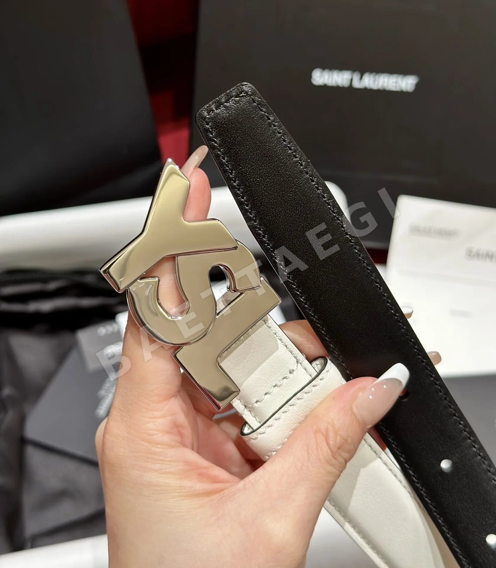 생로랑 YSL 금속 버클 양면 카프스킨 벨트 상세 이미지 6