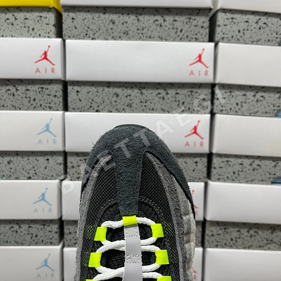 나이키 [KZ2.0] 에어 맥스 95 OG 그레이 화이트 그린 HM4738-001 201164 Nike Air Max 95 OG Reverse 상세 이미지 7