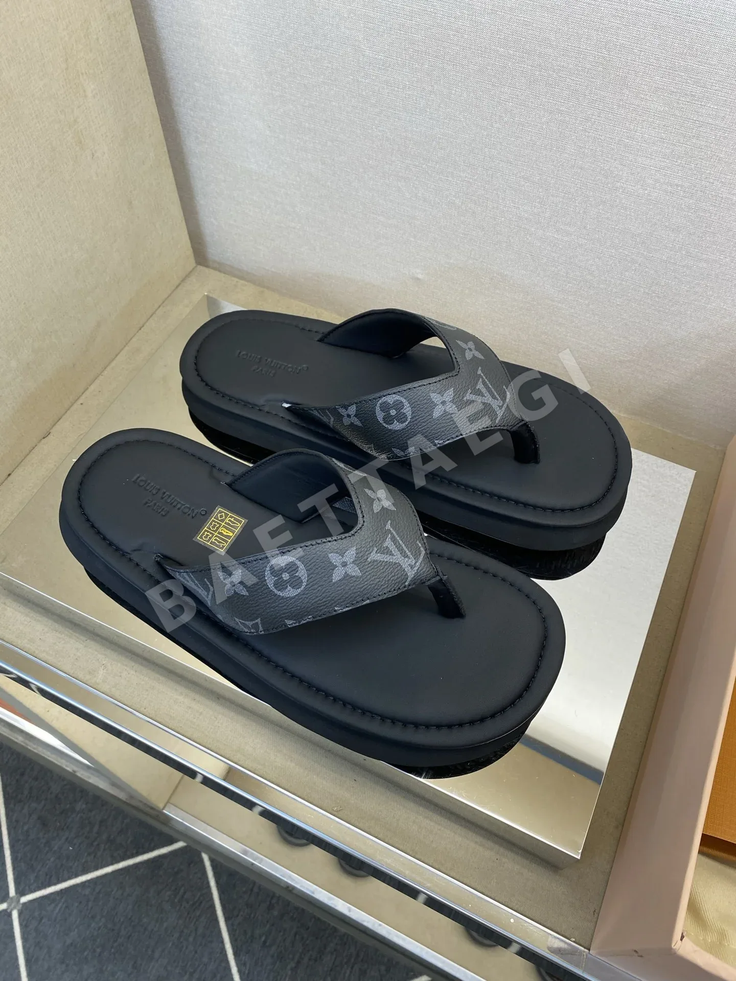 루이비통 송아지가죽 남성용 슬리퍼 상세 이미지 3