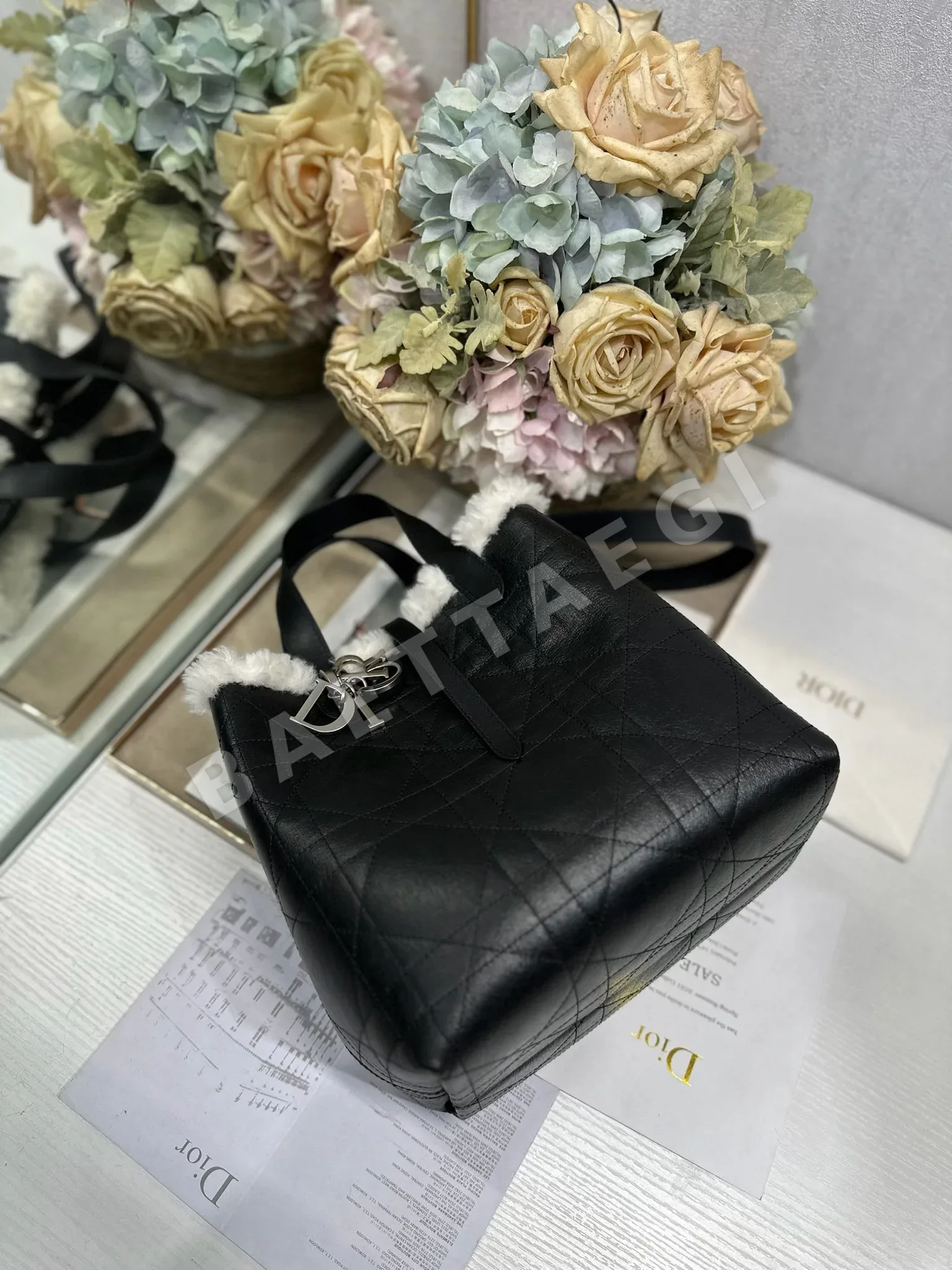 디올 트뤼쥬르 램스킨 토트백 상세 이미지 4