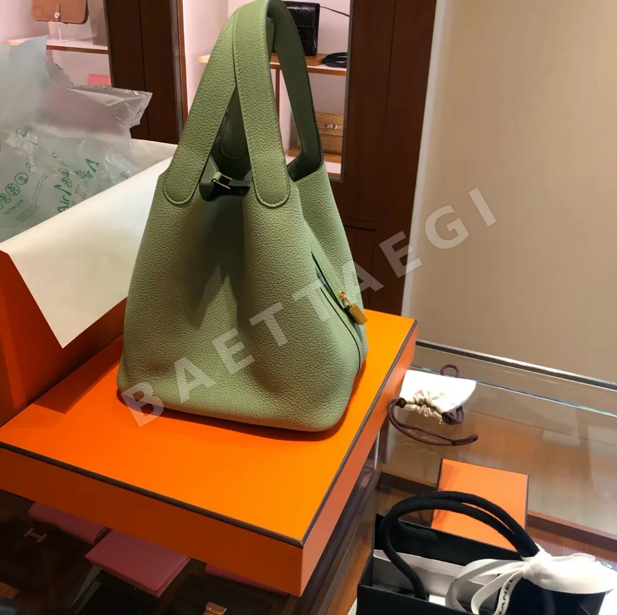 에르메스 피코탄 락 가방 상세 이미지 6