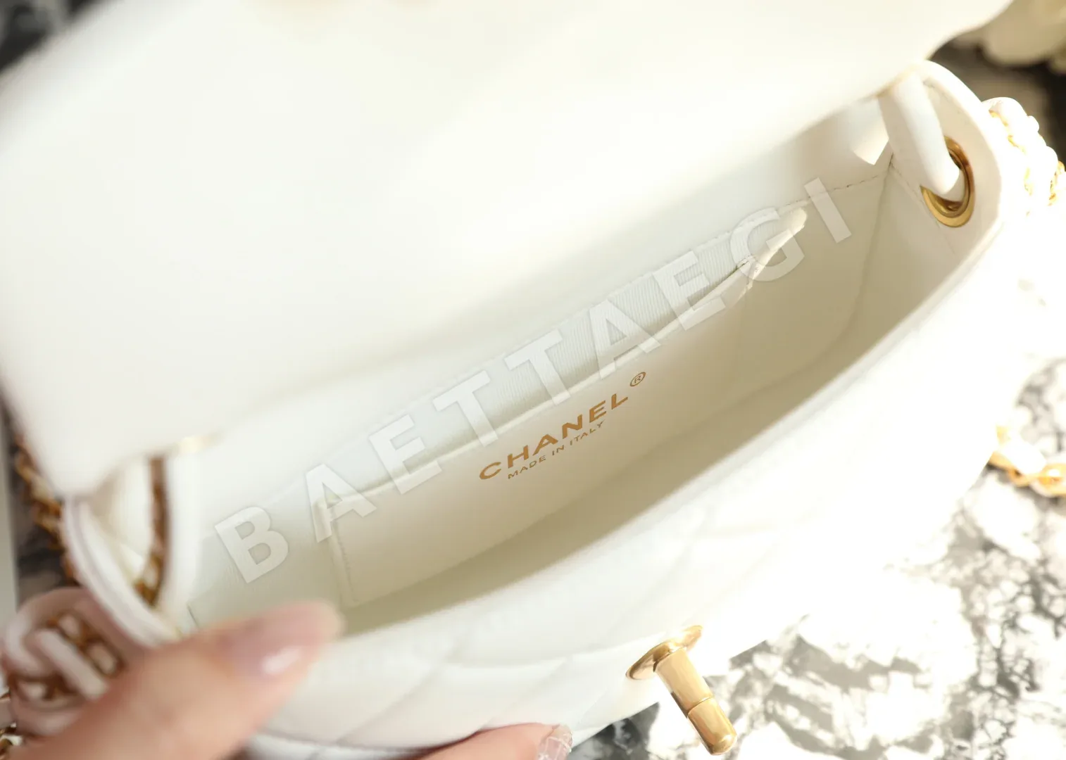샤넬 25C 화이트 램스킨 플랩백 가방 25C 상세 이미지 8