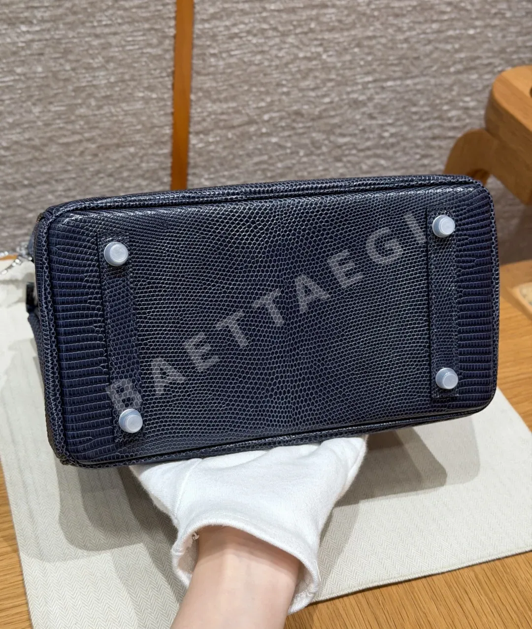 에르메스 버킨 25 도마뱀 가죽 가방 상세 이미지 5