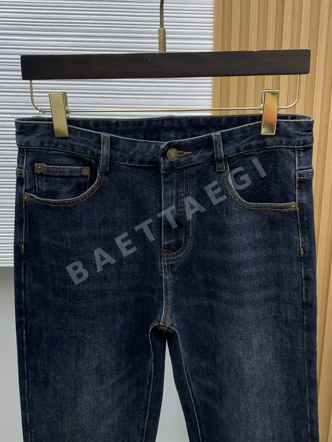 버버리 남성 청바지 상세 이미지 3