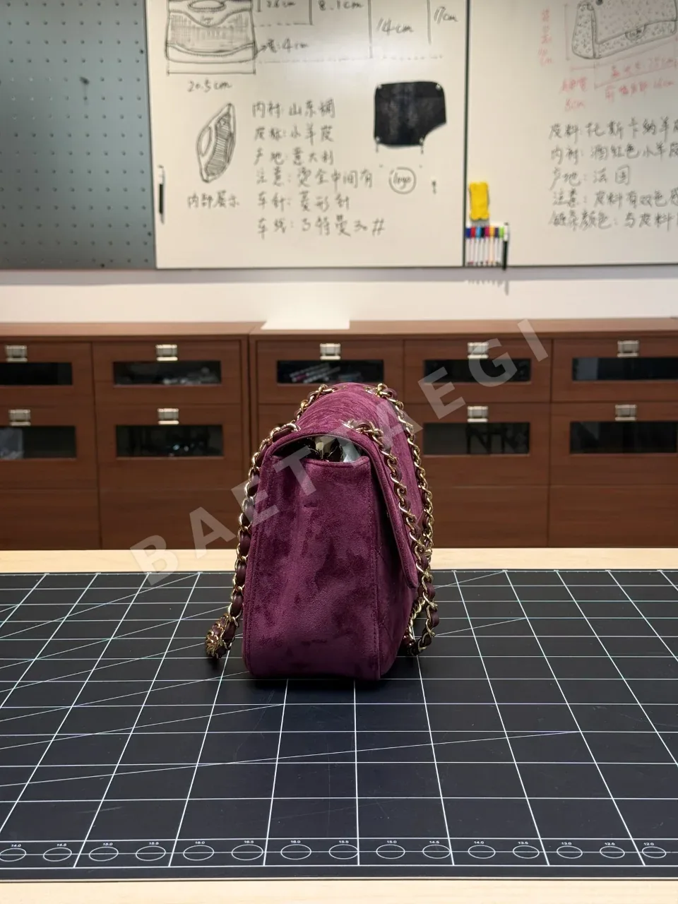 샤넬 26b 스몰 마우스캡 디아 플럼 레드 가방 상세 이미지 3