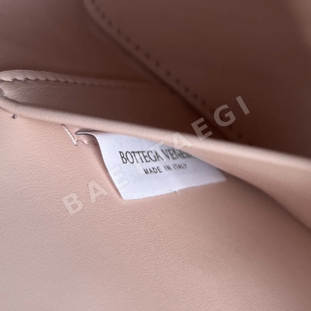 보테가베네타 뉴 베니티 케이스 메이크업 백 789109 5530 상세 이미지 9