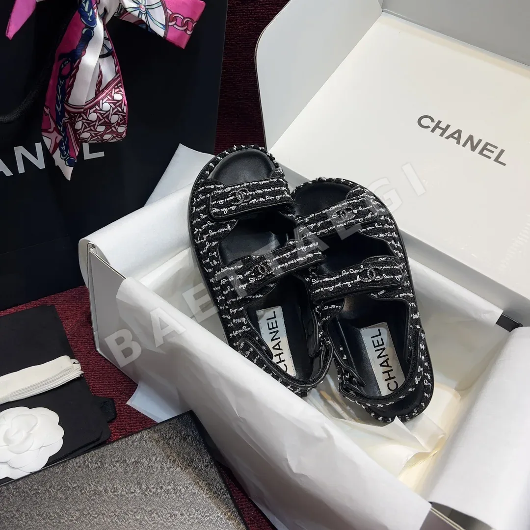 샤넬 클래식 더블 C 벨크로 비치 슈즈 상세 이미지 3