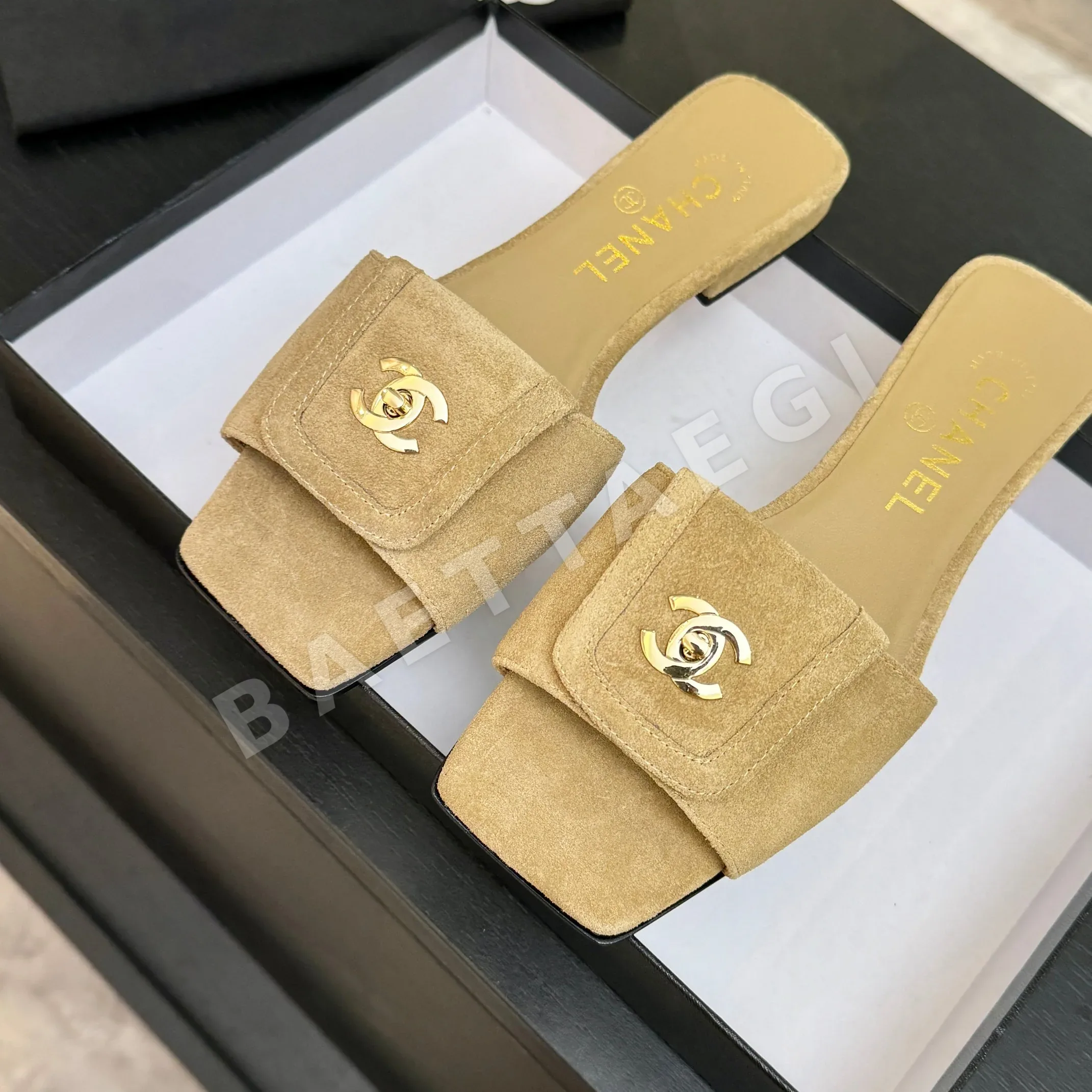 샤넬 더블 C 버클 스퀘어 토 슬리퍼 상세 이미지 2