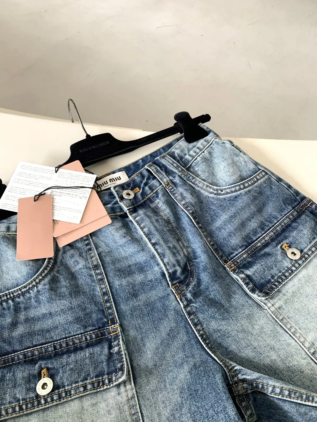 미우미우 카고 포켓 미드 라이즈 데님 바지 상세 이미지 7