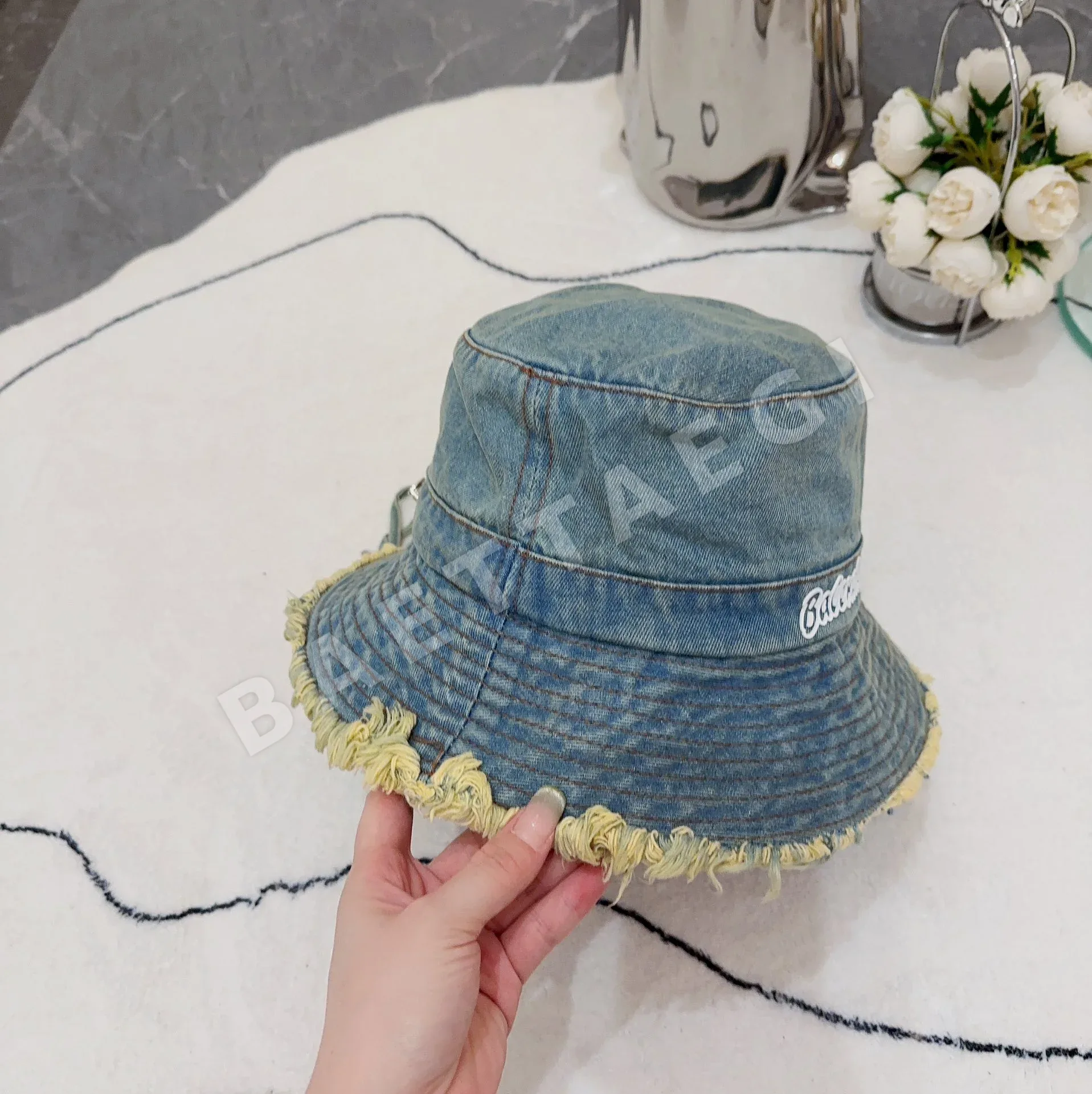 발렌시아가 데님 프린지 버킷햇 상세 이미지 6