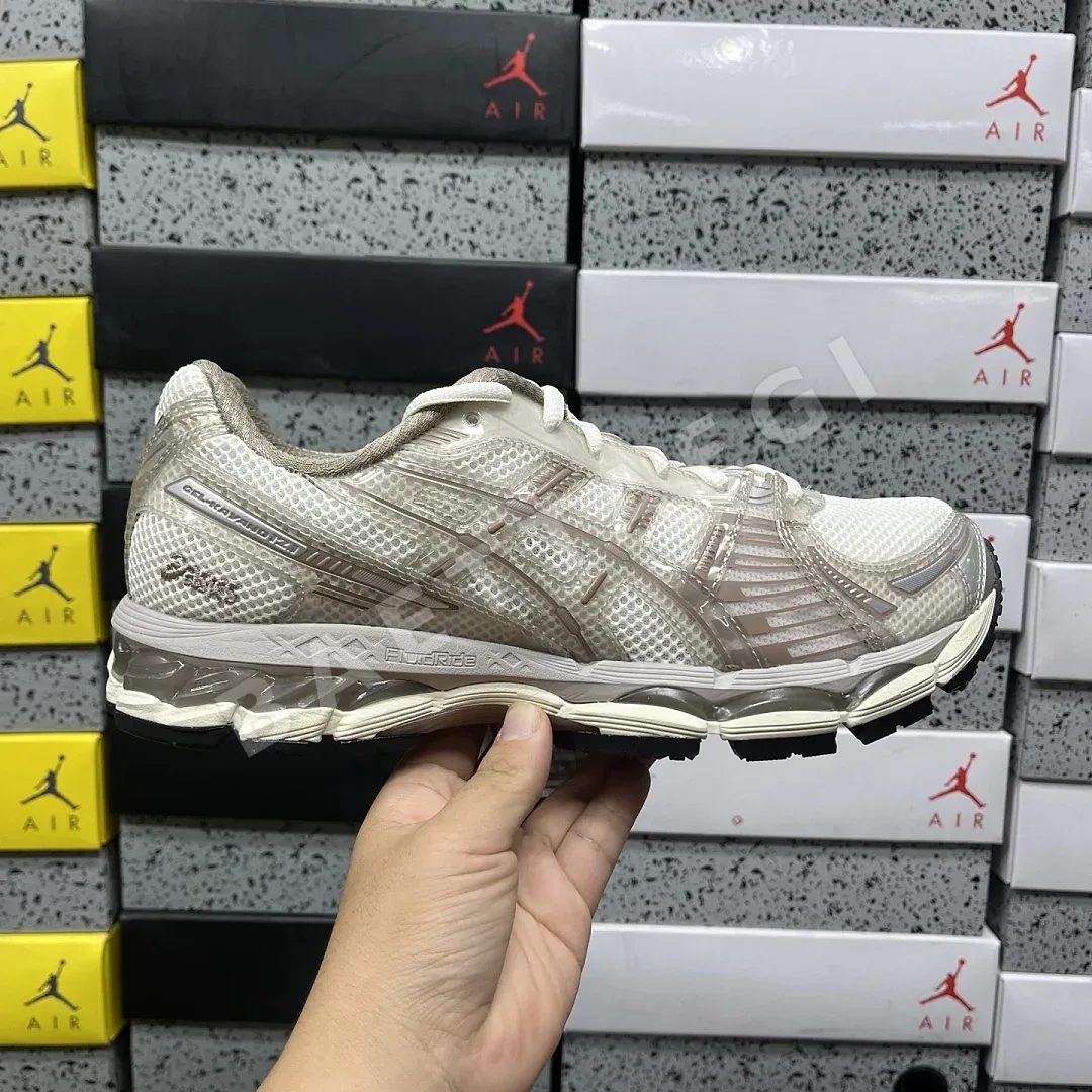 아식스 [ZC] 젤 카야노 12.1 1203B144-100 200426 Asics Gel-Kayano 12.1 Kith Paragon 상세 이미지 2