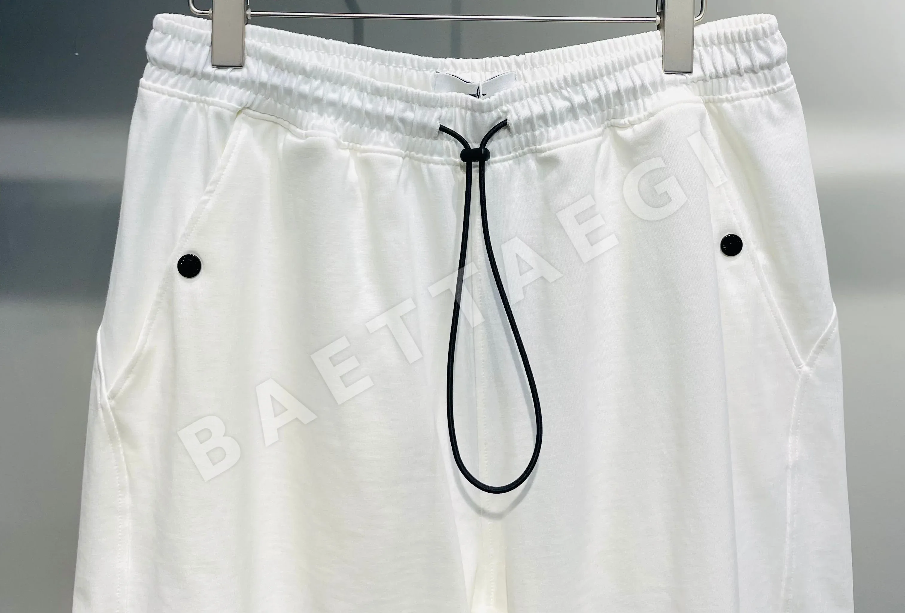 스톤아일랜드 컴퍼스 패치 프린트 고무 허리 남성 반바지 상세 이미지 3