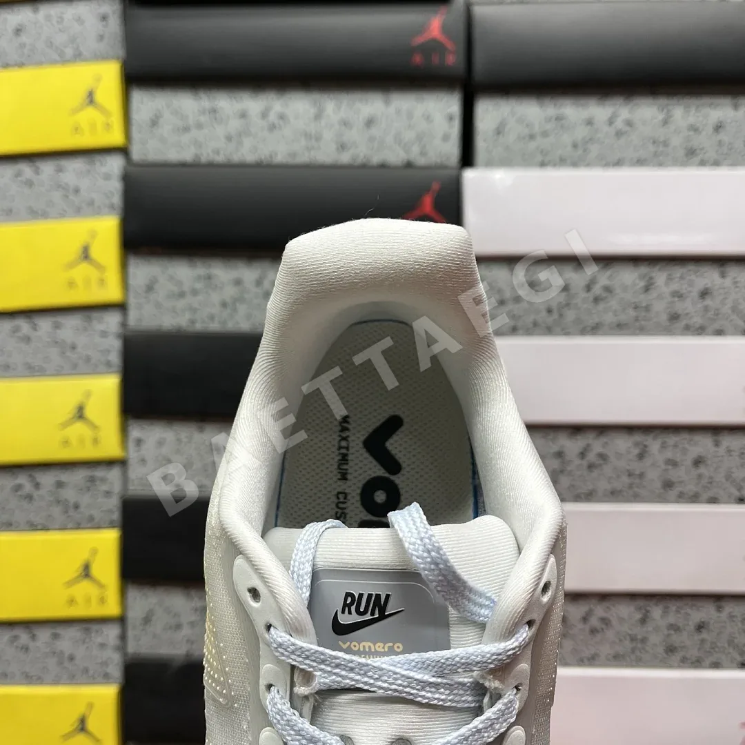 나이키 [CG] 보메로 프리미엄 CM II5258-100 201991 Nike Vomero Premium CM White Racer Blue 상세 이미지 4