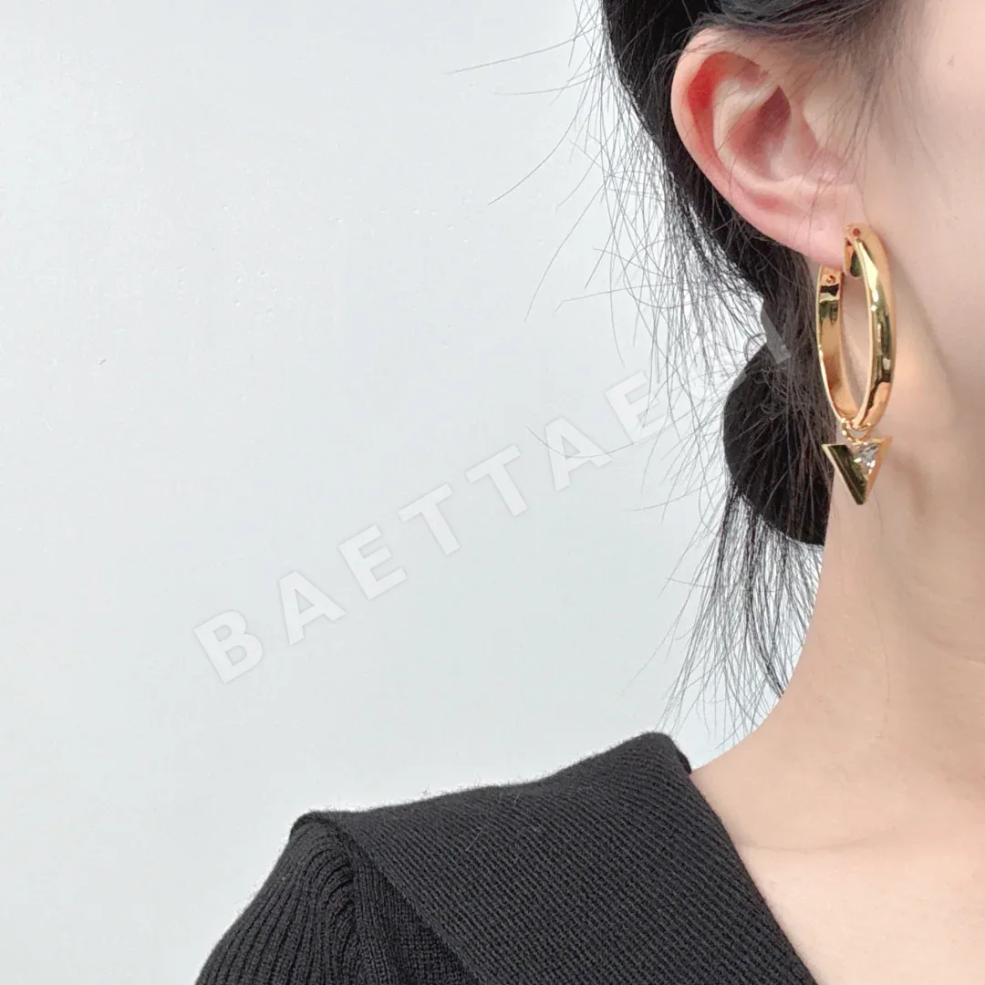 발렌티노 하트 장식 귀걸이 63484