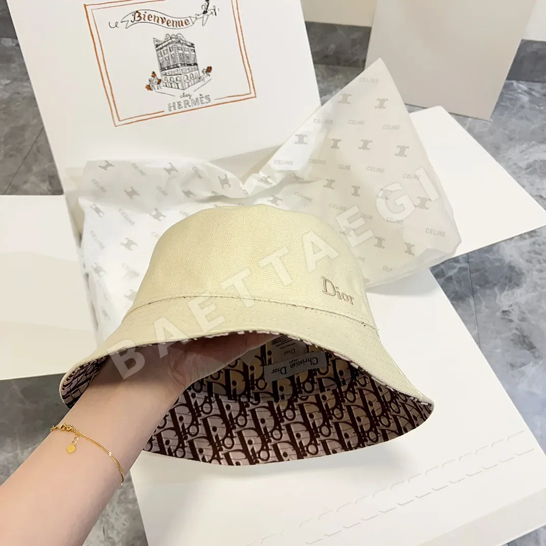 디올 리버시블 모노그램 버킷 햇 상세 이미지 4