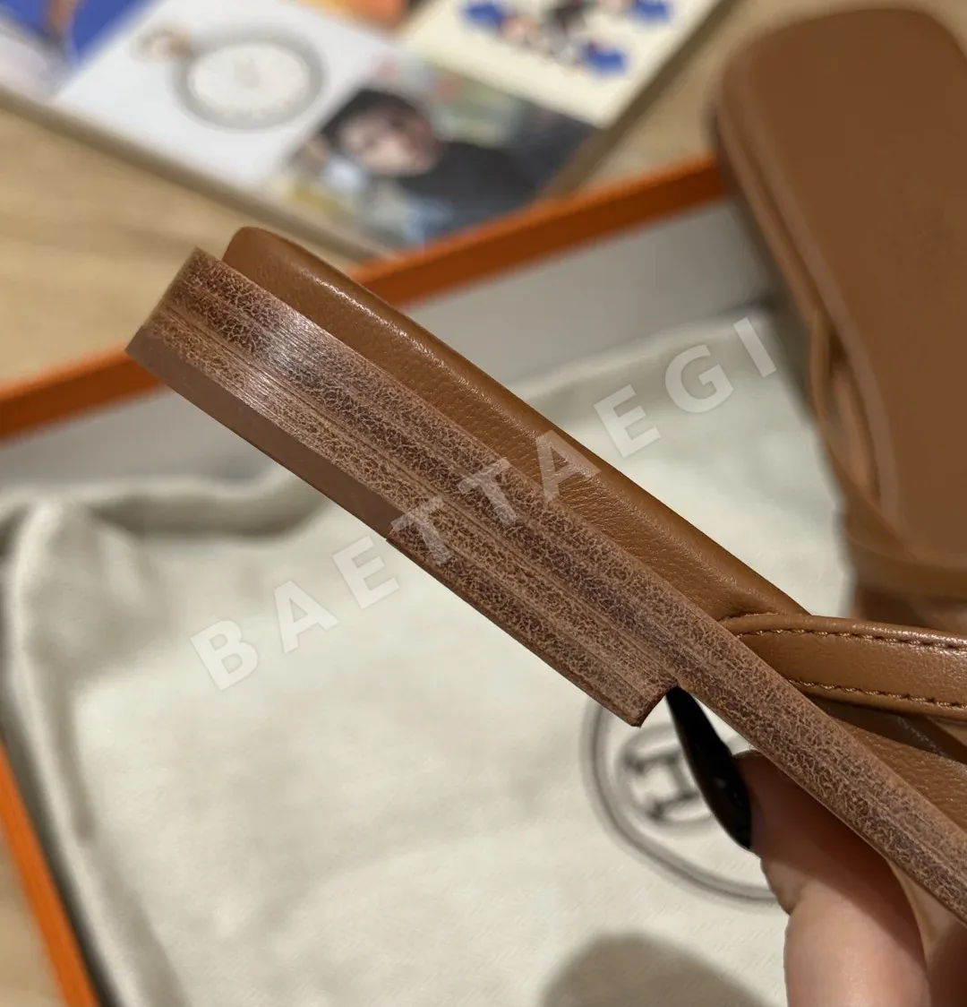 에르메스 샌들 여성 골든브라운 가죽 상세 이미지 4