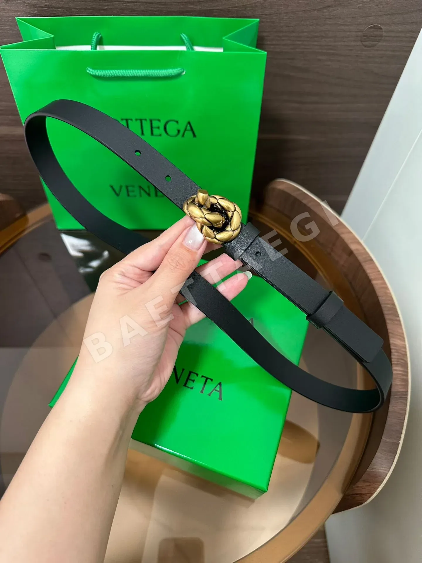 보테가베네타 빈티지 가죽 버클 여성용 벨트 상세 이미지 4