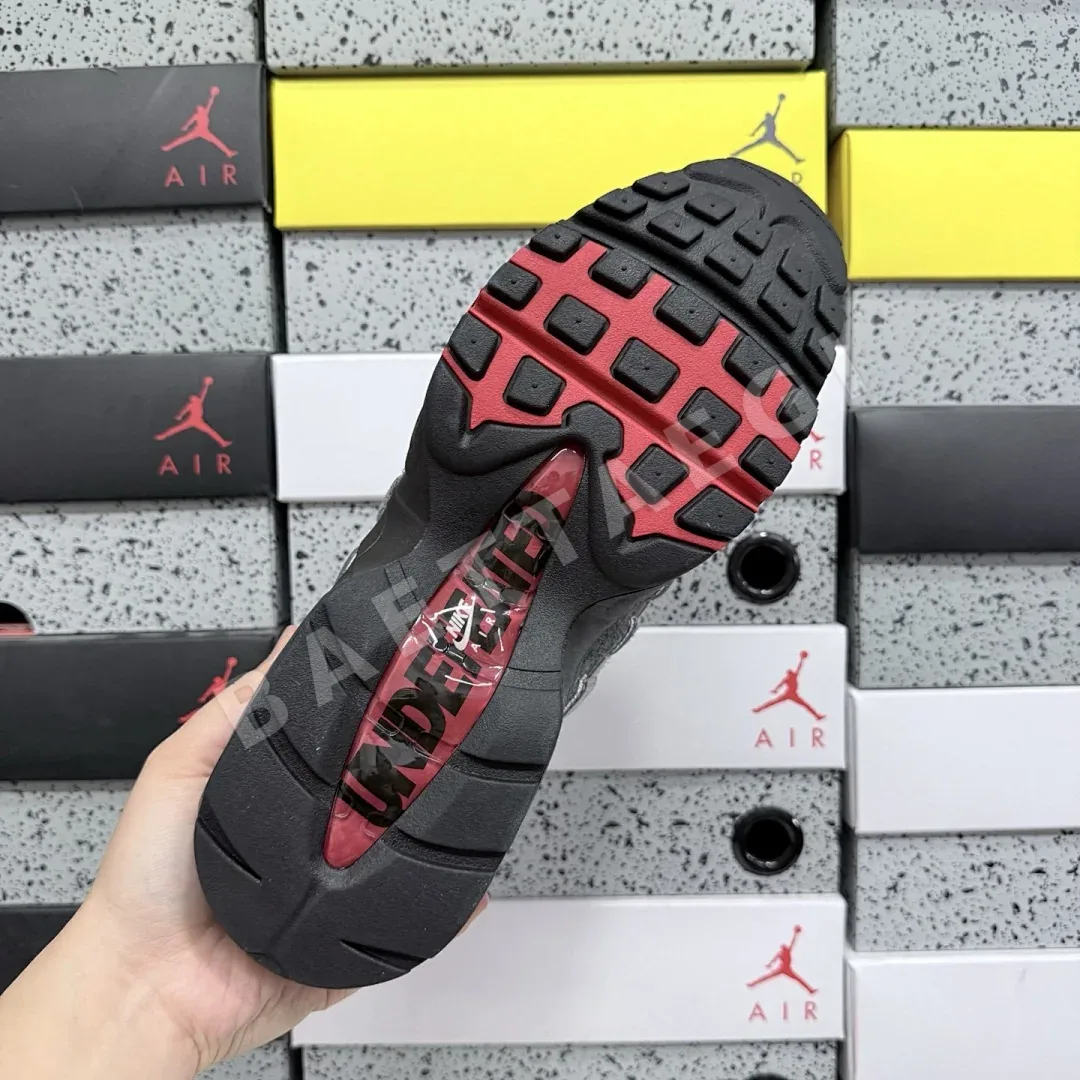 나이키 [KZ2.0] 에어 맥스 95 SP IB4523-003 201337 Nike Air Max 95 SP Undefeated Geo 상세 이미지 4