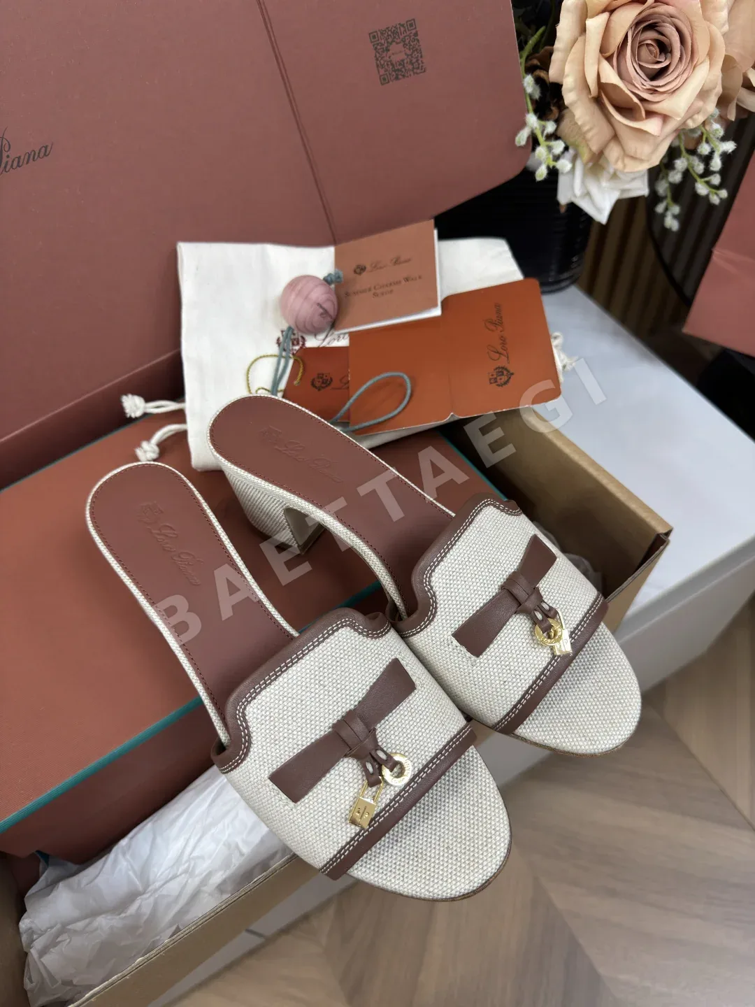 로로피아나 니나 캔버스 코튼 샌들 112746