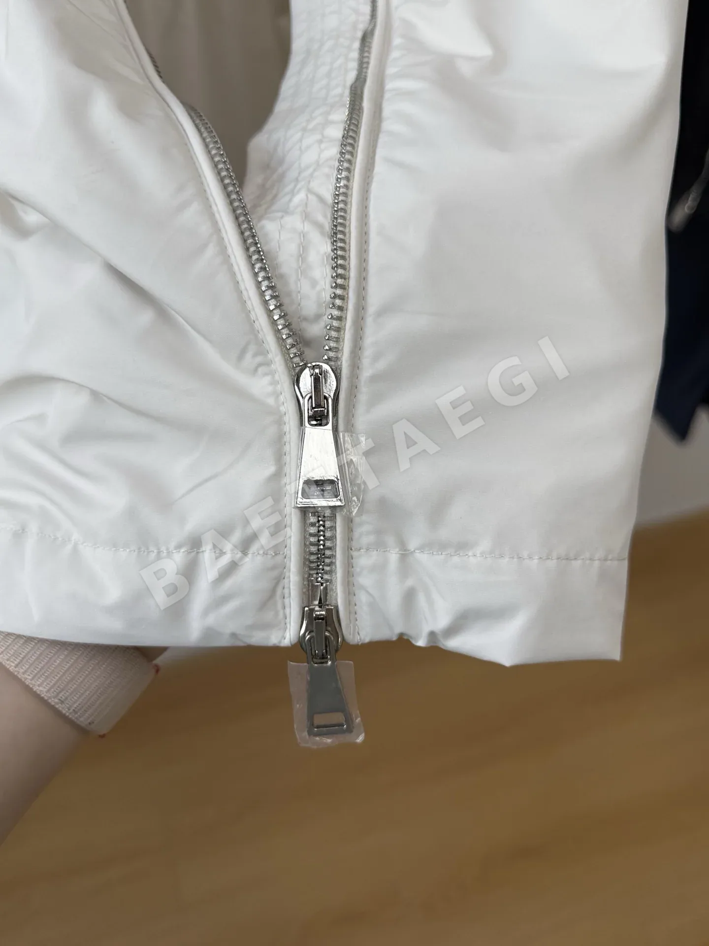몽클레르 에넷 후드 경량 여성 자켓 상세 이미지 4