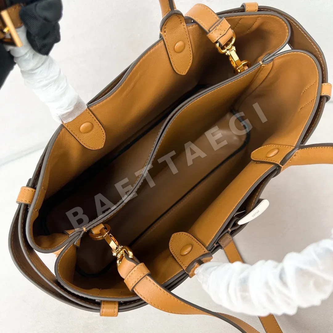프라다 가죽 복조리 숄더백 1BA417 상세 이미지 8