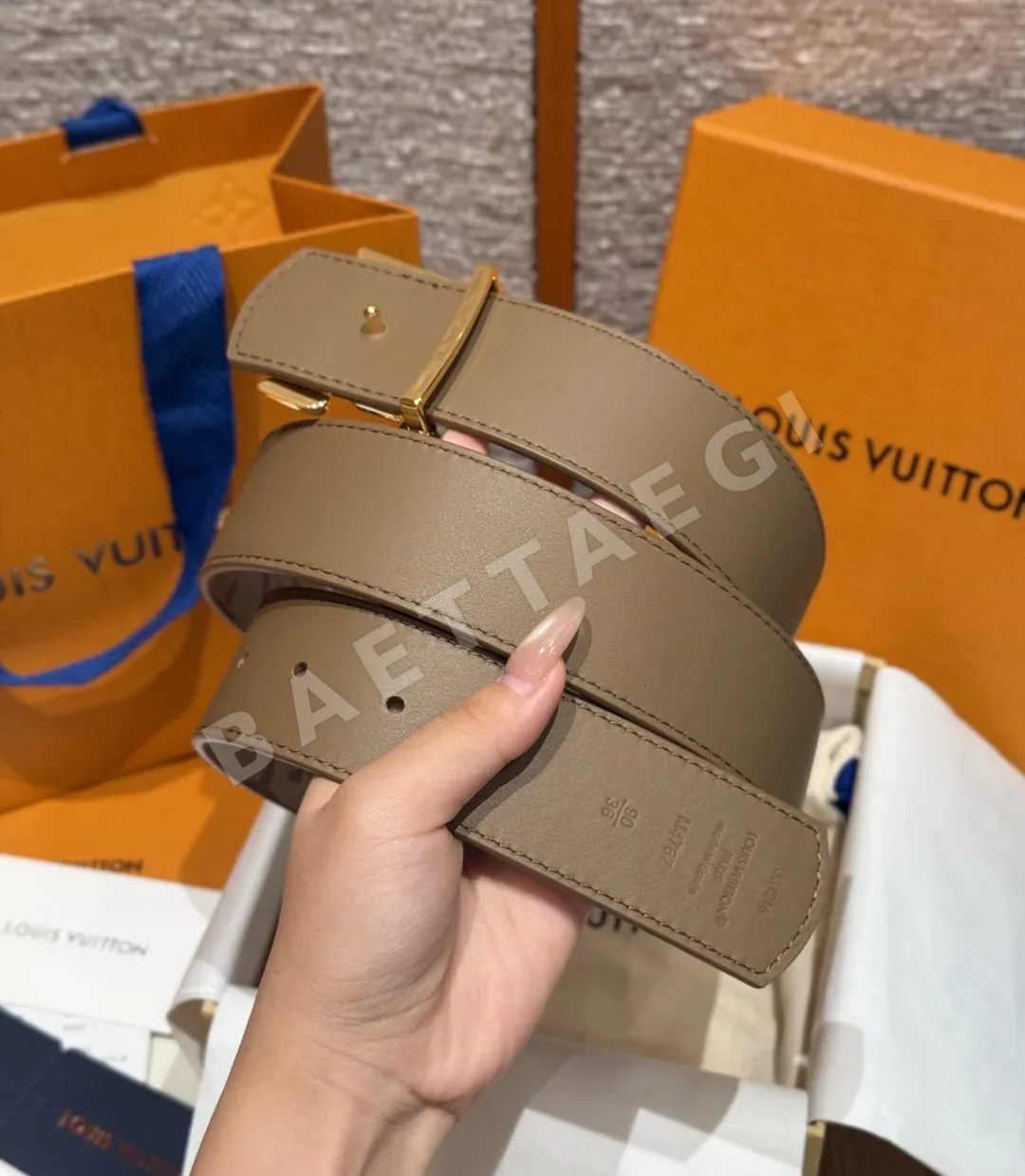 루이비통 이니셜 40mm 리버시블 벨트 상세 이미지 4