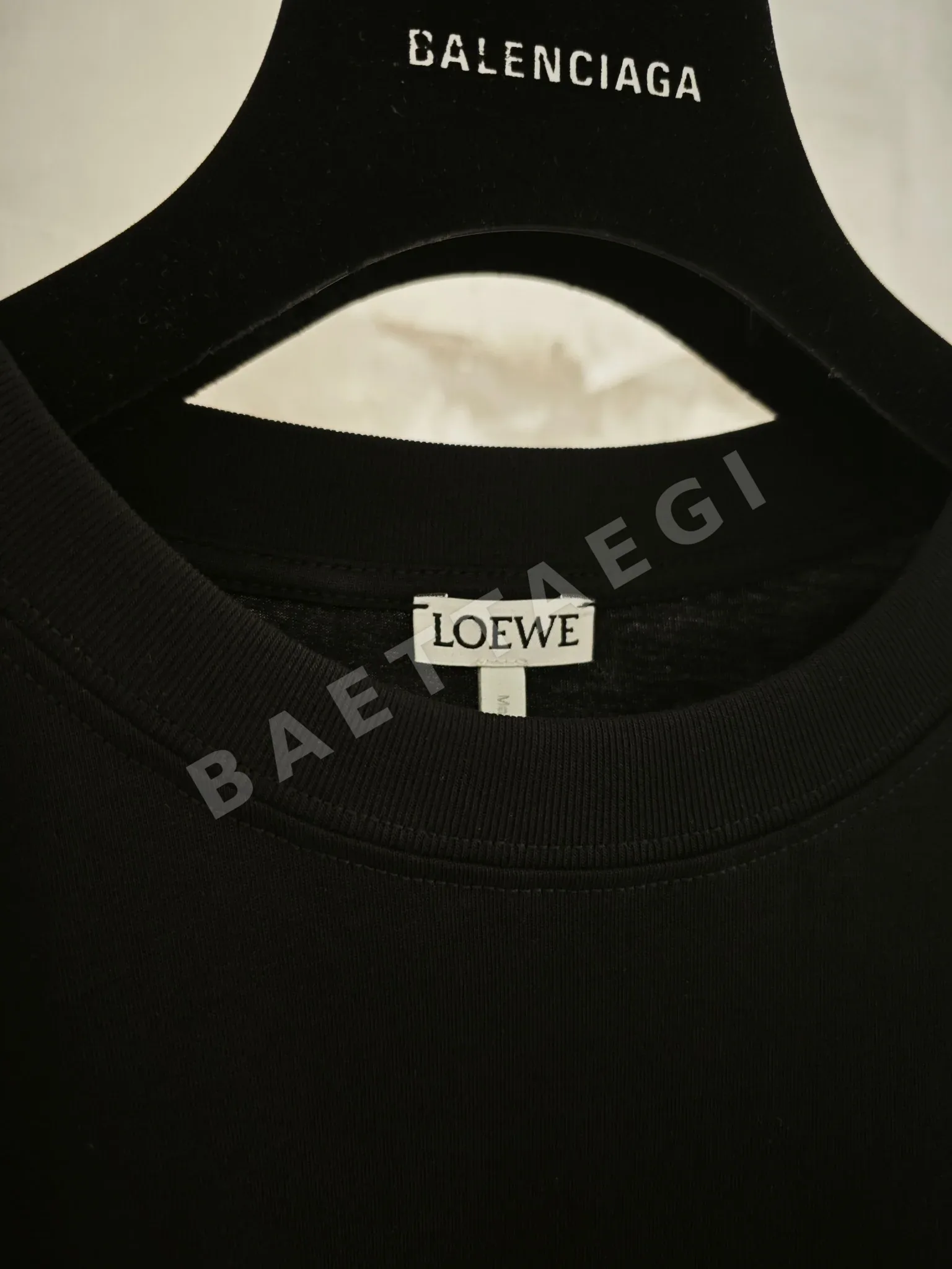 로에베 컬러풀 레터 자수 남성 반팔 티셔츠 699 상세 이미지 3