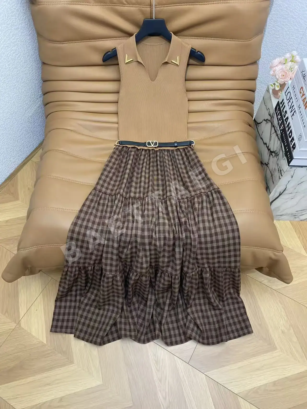 발렌티노 메탈릭 V로고 벨트 미디 체크 원피스 상세 이미지 4
