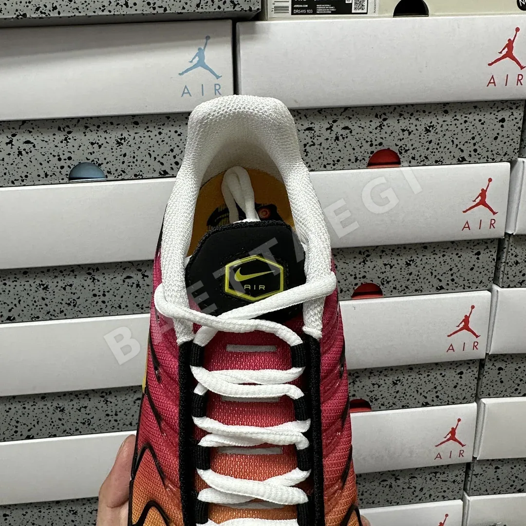 나이키 [DF] 에어 맥스 플러스 DX0755-600 201342 Nike Air Max Plus Yellow Pink Gradient 상세 이미지 16