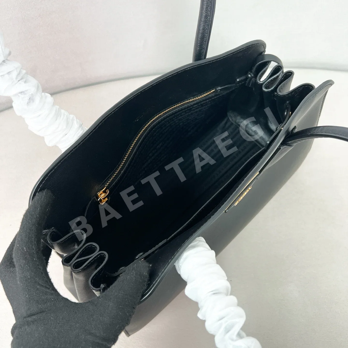 프라다 카프스킨 미디엄 토트백 1BG606 상세 이미지 8