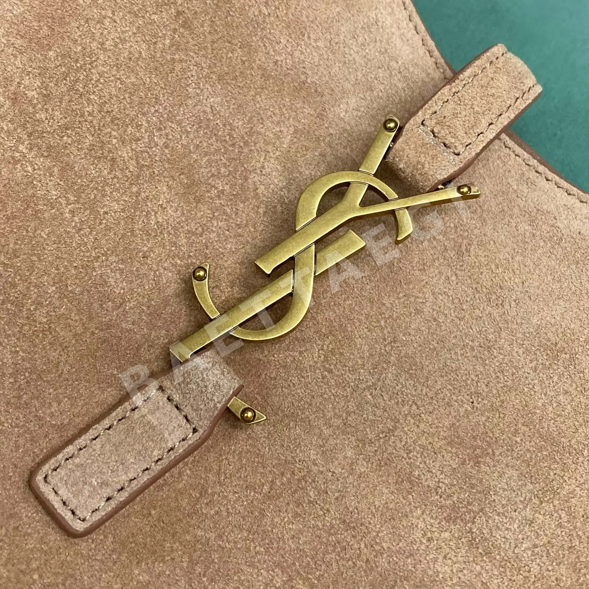 생로랑 YSL 호보 스몰 언더암 가방 상세 이미지 6