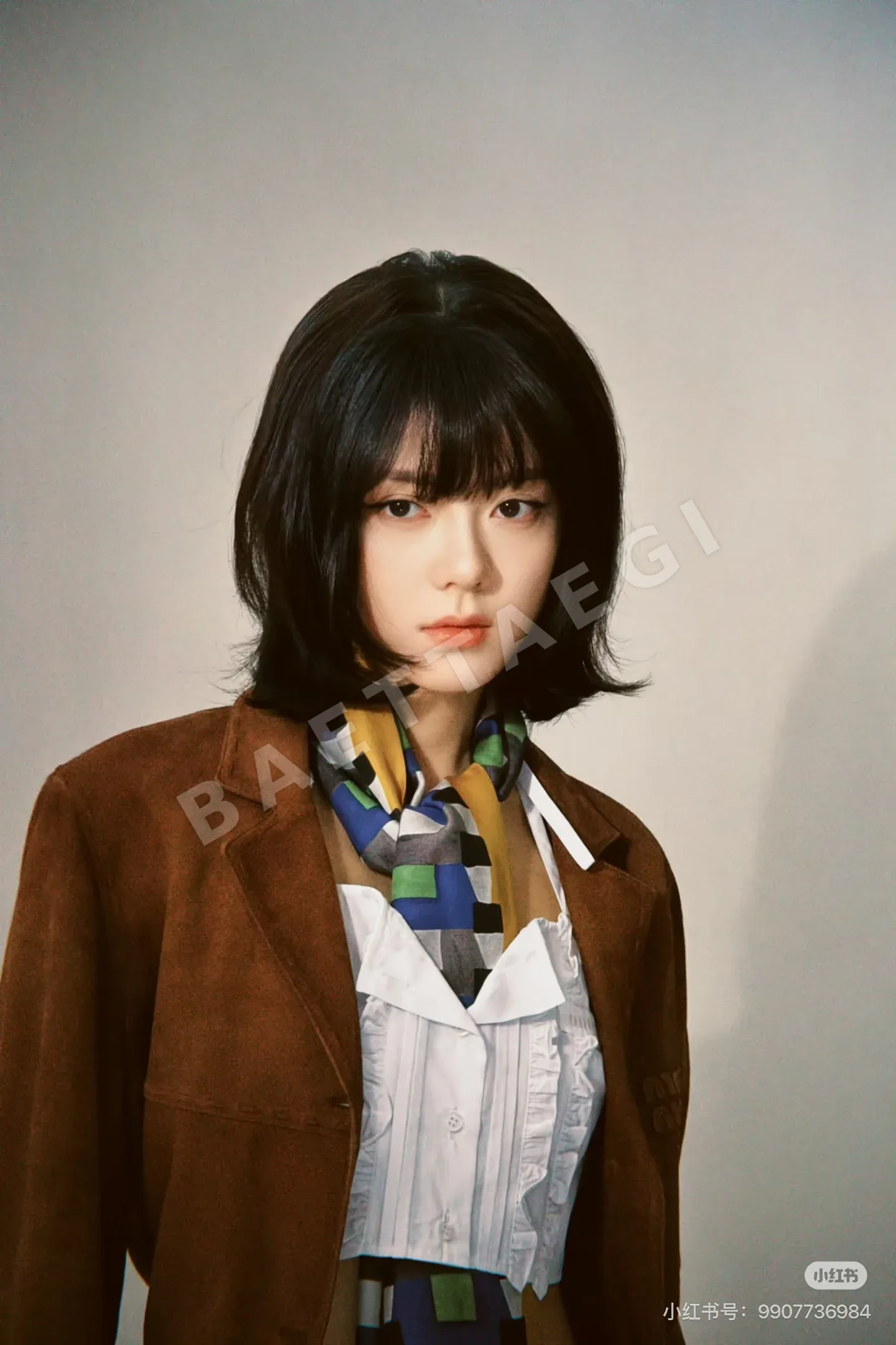 미우미우 화이트 프릴 스퀘어넥 베스트 상세 이미지 4