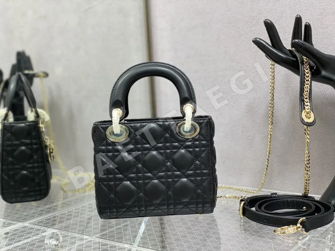 디올 레이디 쓰리 컴파트먼트 램스킨 핸드백 상세 이미지 6