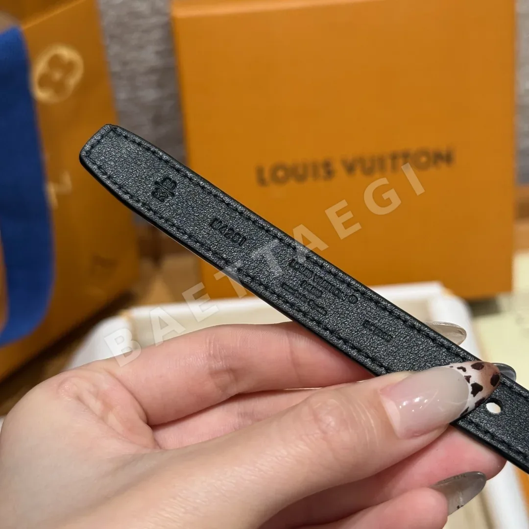 루이비통 15mm 리버시블 카프스킨 벨트 상세 이미지 8