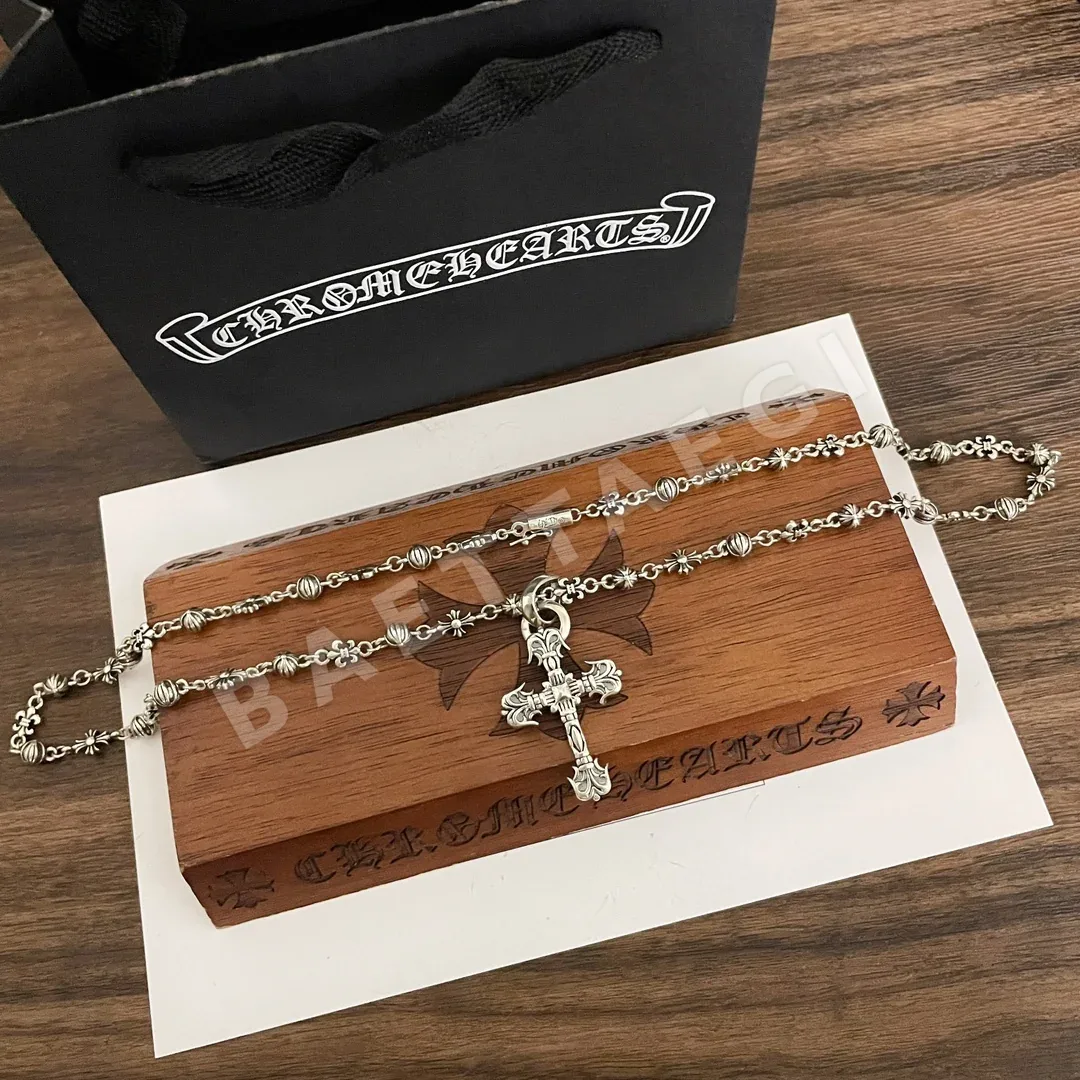 크롬하츠 클래식 하트 크로스 플레임 목걸이 상세 이미지 3
