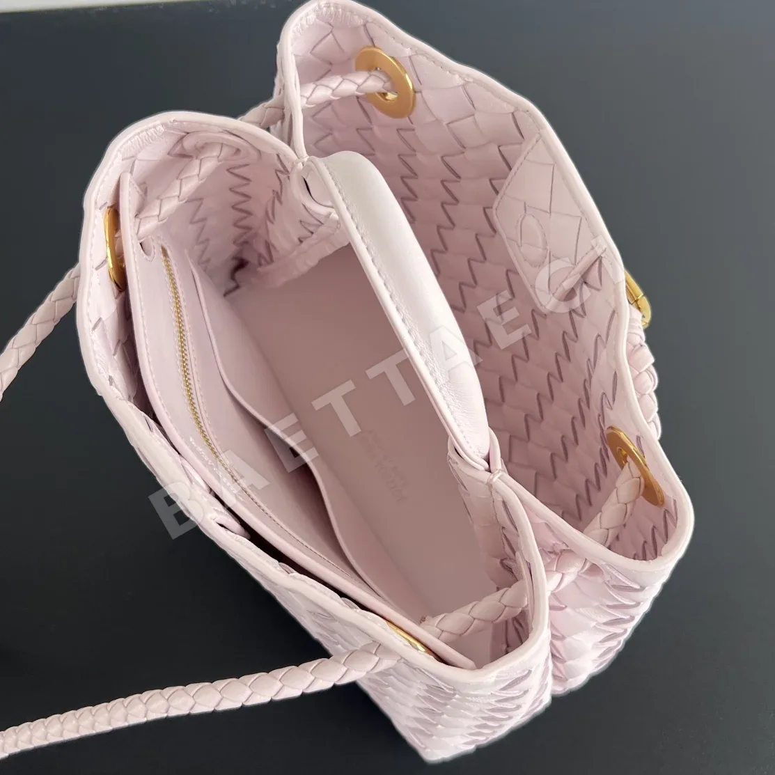 보테가베네타 안디아모 나파 램스킨 숄더백 상세 이미지 6