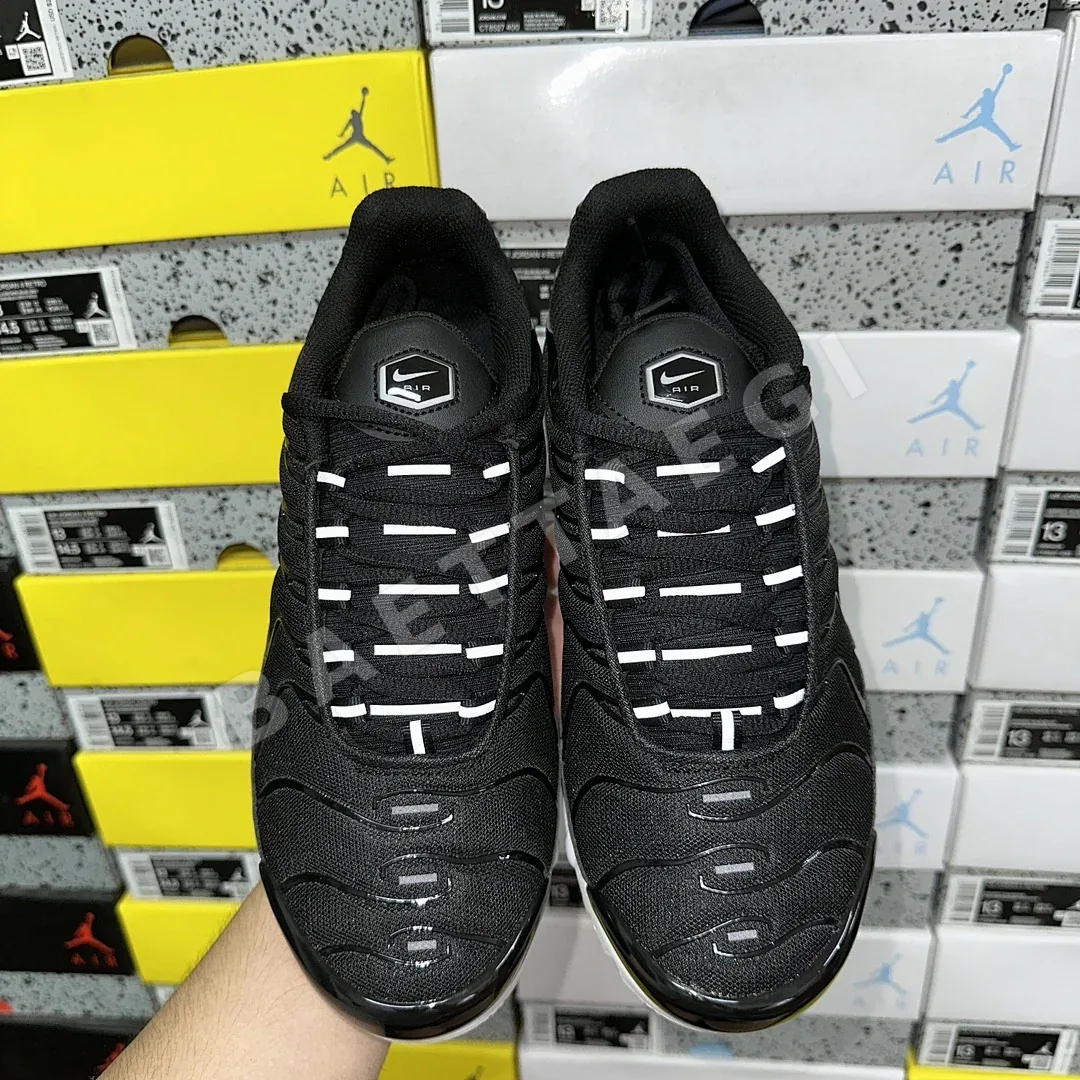 나이키 [DF] 에어 맥스 플러스 DM2362-001 201065 Nike Air Max Plus Black White 상세 이미지 3