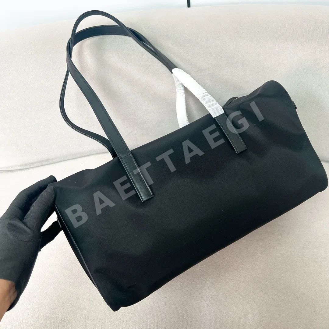 프라다 나일론 삼각 로고 토트백 1BB135 상세 이미지 4