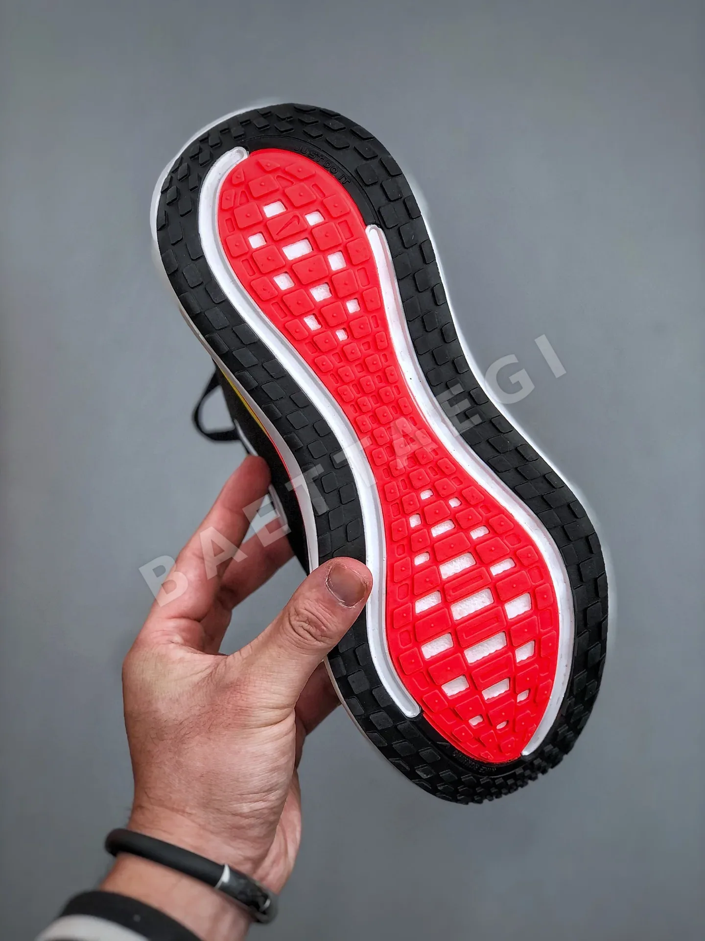 나이키에어줌 경량 메시 합성 갑피 러닝화 상세 이미지 8
