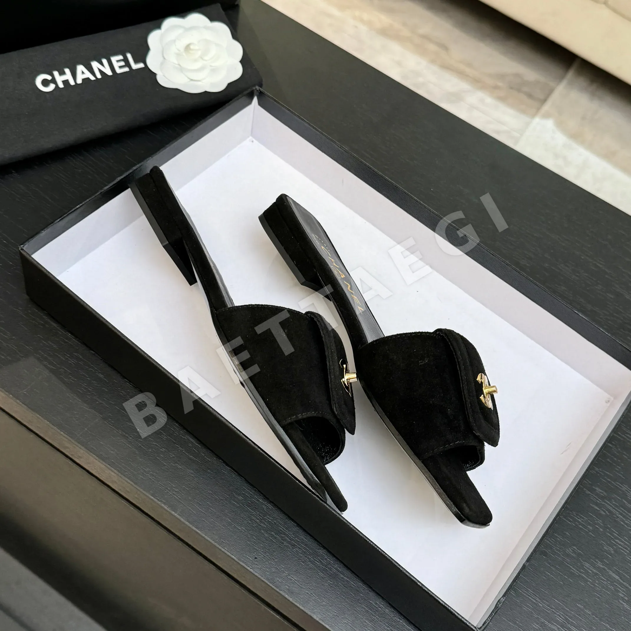샤넬 더블 C 백팩 버클 스퀘어 토 슬리퍼 상세 이미지 4
