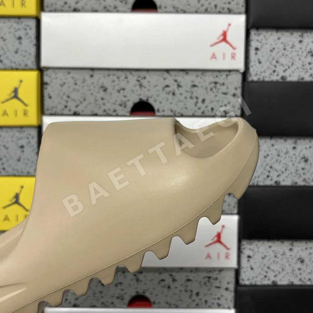 아디다스 [LW] 이지 슬라이드 GZ5554 200629 Adidas Yeezy Slide Pure 상세 이미지 4