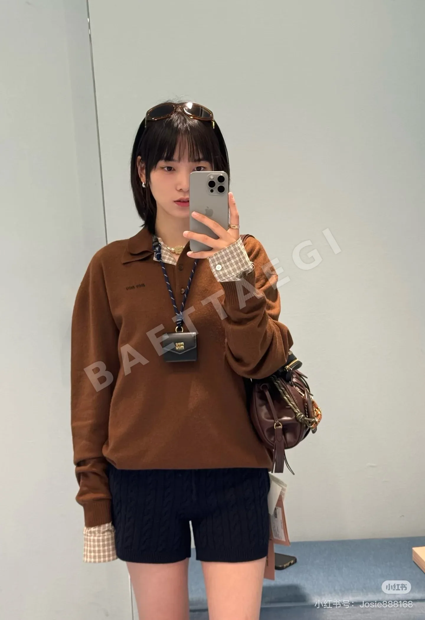 미우미우 레터 로고 자수 폴로 카라 울 니트 탑 상세 이미지 2