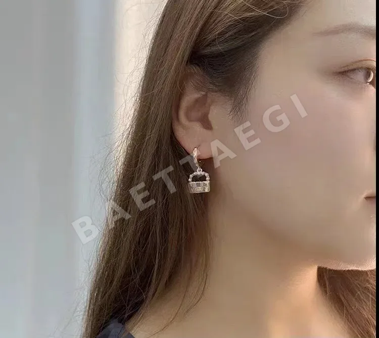 펜디 로고 귀걸이 상세 이미지 4