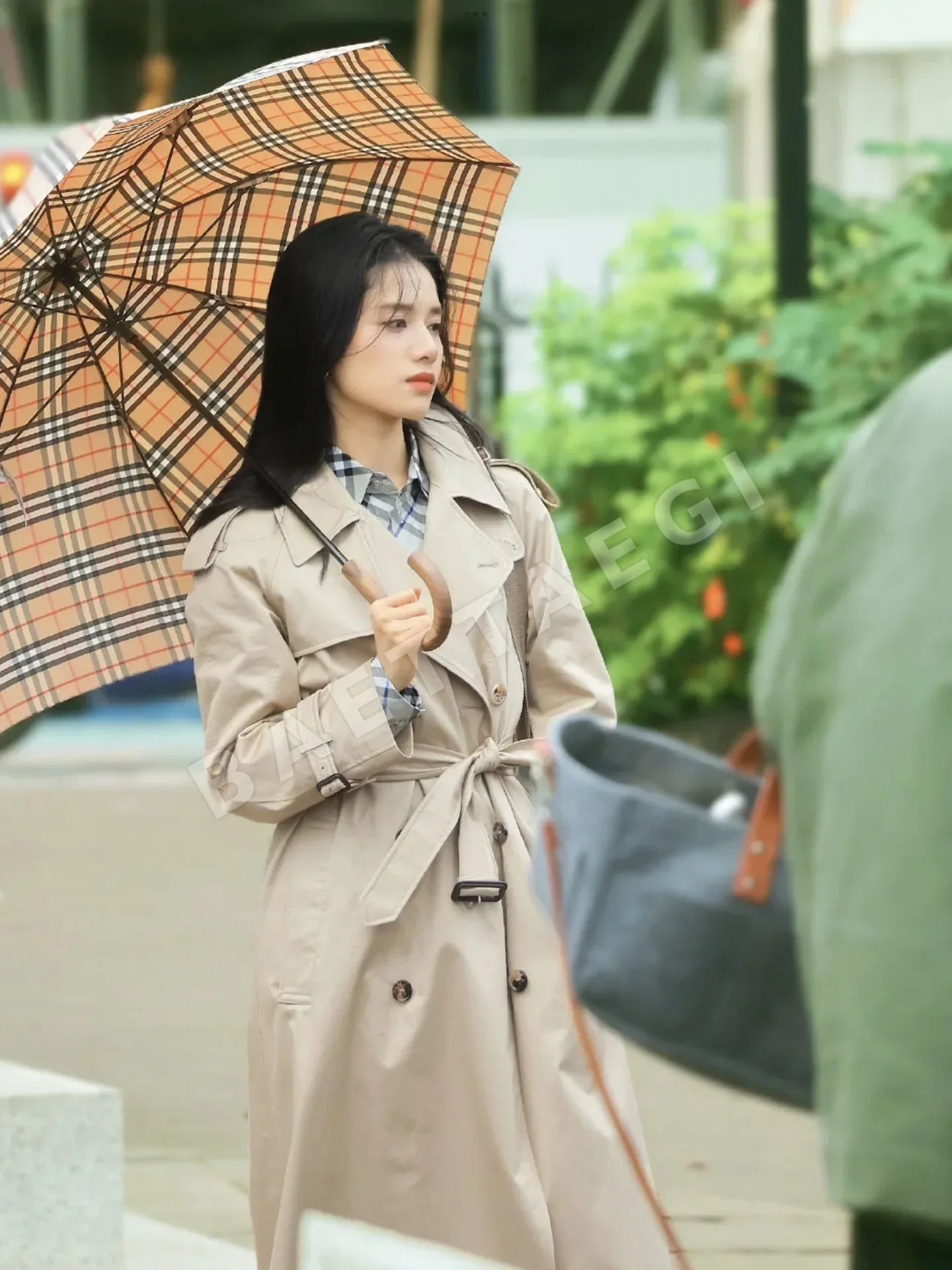 버버리 클래식 여성 트렌치 코트 자켓 상세 이미지 5
